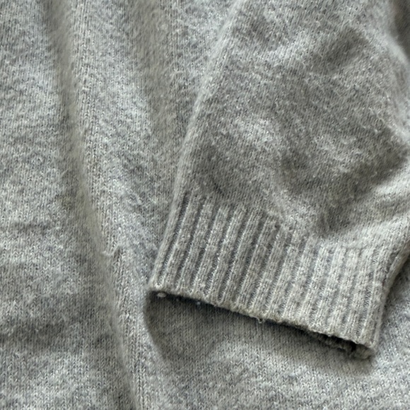 CAbi Cotton Blend Light Gray V-Neck Button Snug Cardigan XL - Picture 5 of 7